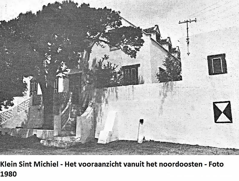 13. Klein St. Michiel hoofdingang vanuit het noordoosten 1980
